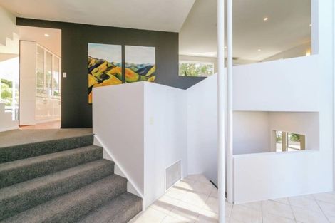 Photo of property in 18 London Road, Korokoro, Lower Hutt, 5012