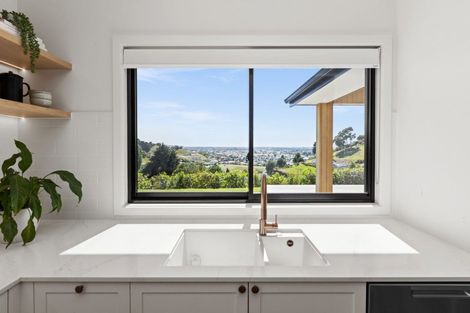 Photo of property in 3 Te Roera Drive, Taradale, Napier, 4112