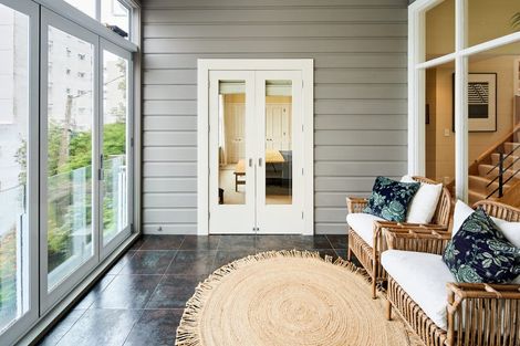 Photo of property in 5b Hay Street, Oriental Bay, Wellington, 6011