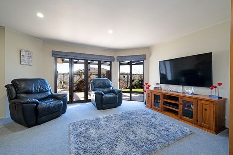 Photo of property in 16 Harris Place, Ngatea, 3503