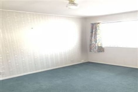 Photo of property in 1/4267 Great North Road, Glendene, Auckland, 0602