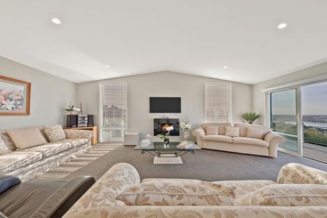 Photo of property in 42 Santa Maria Avenue, Mount Pleasant, Christchurch, 8081