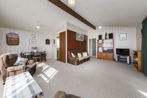 Photo of property in 8 Walker Crescent, Bulls, 4818