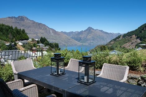 Photo of property in 12 Greenstone Place, Fernhill, Queenstown, 9300