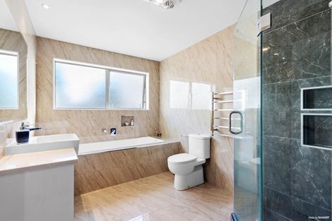 Photo of property in 33 Dawood Place, The Gardens, Auckland, 2105