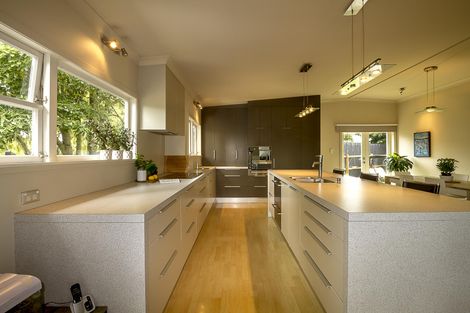 Photo of property in 12 Kent Crescent, Awapuni, Palmerston North, 4412