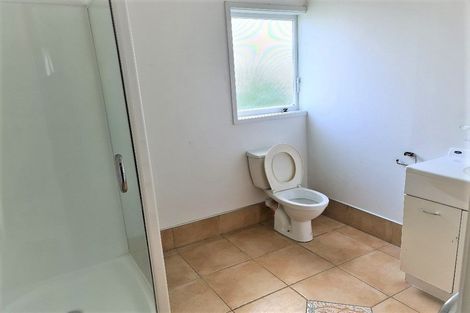 Photo of property in 1 Malters Place, Browns Bay, Auckland, 0630