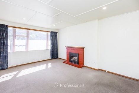Photo of property in 16 Hazel Street, Ebdentown, Upper Hutt, 5018