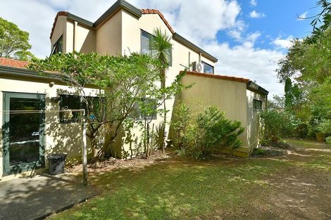 Photo of property in 3/275 East Coast Road, Mairangi Bay, Auckland, 0630