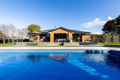 Photo of property in 395 Manutahi Road, Lepperton, New Plymouth, 4373