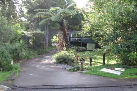 Photo of property in 26 Ngaio Road, Titirangi, Auckland, 0604
