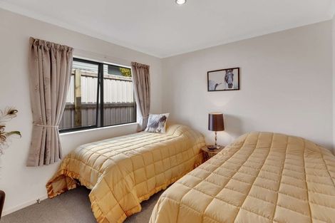 Photo of property in 4 Barry Curtis Place, Levin, 5510