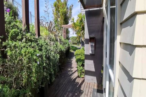 Photo of property in 19 Leburn Crescent, Flat Bush, Auckland, 2016