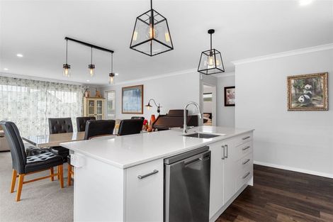 Photo of property in 10 Lion Place, Papamoa, 3118