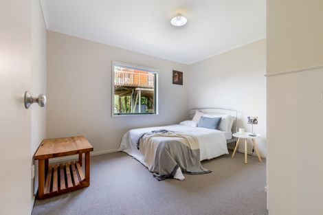 Photo of property in 85 Laingholm Drive, Laingholm, Auckland, 0604