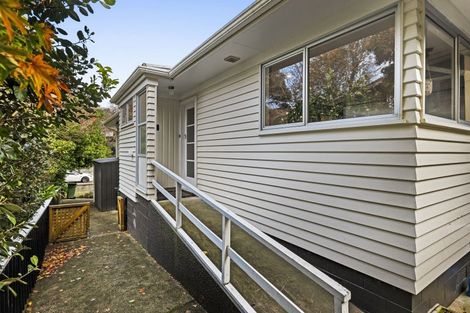 Photo of property in 21 Ambury Place, Merrilands, New Plymouth, 4312