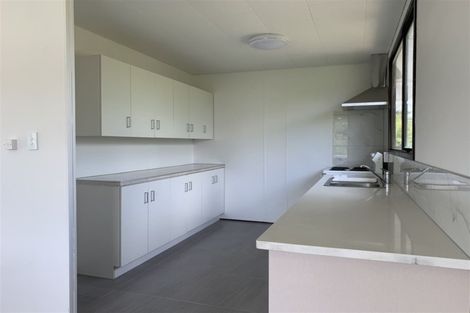 Photo of property in 300 State Highway 16, Kumeu, 0892