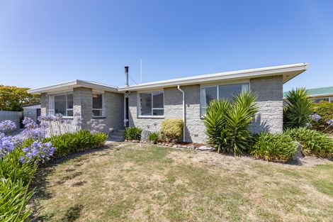 Photo of property in 24 Meon Street, Aranui, Christchurch, 8061
