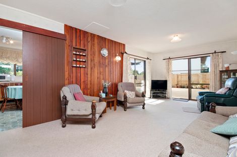 Photo of property in 3 Heron Place, Waiuku, 2123