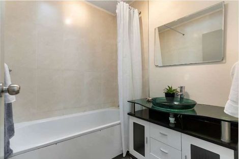 Photo of property in 2/200 Chivalry Road, Glenfield, Auckland, 0629