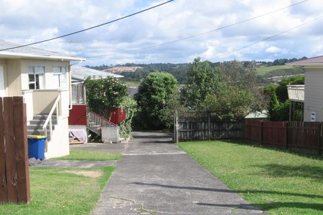 Photo of property in 1/802 East Coast Road, Oteha, Auckland, 0630