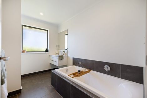 Photo of property in 5 Dove Grove, Westmorland, Christchurch, 8025