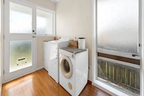 Photo of property in 30 Luton Avenue, Sunnyhills, Auckland, 2010