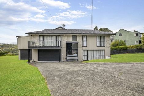 Photo of property in 39 Pohutukawa Avenue, Shelly Park, Auckland, 2014