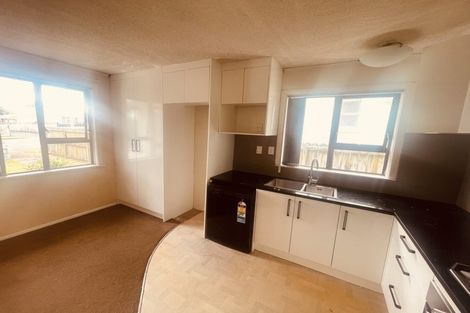 Photo of property in 1/56 Hayr Road, Three Kings, Auckland, 1042