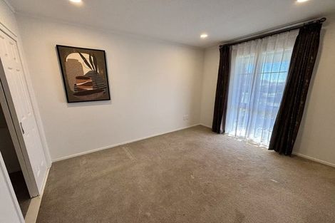 Photo of property in 24 Crescent Hills Court, Northpark, Auckland, 2013