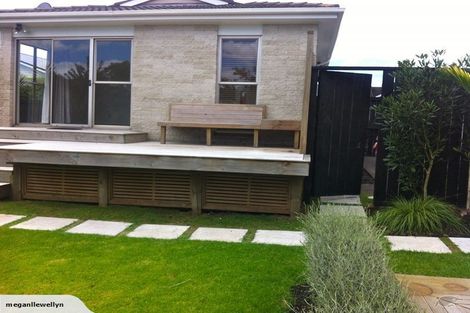 Photo of property in 2/230 Point Chevalier Road, Point Chevalier, Auckland, 1022