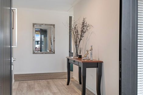 Photo of property in 9 Godley Place, Woodend, 7610