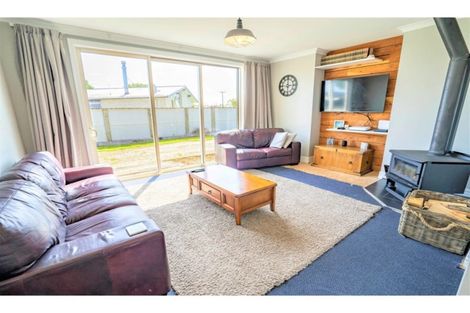 Photo of property in 58 Mauchline Street, Wallacetown, 9816