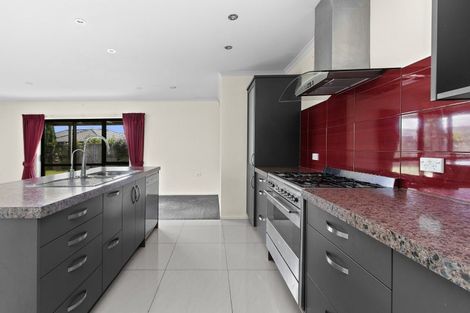 Photo of property in 22 Whitney Place, Rototuna North, Hamilton, 3210