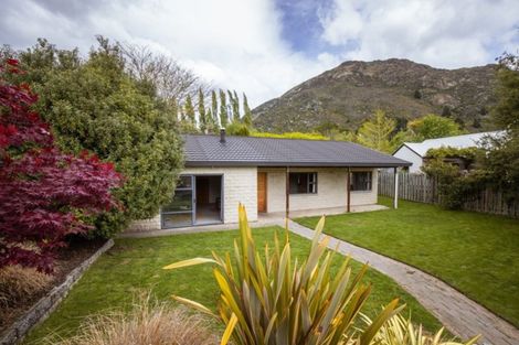 Photo of property in 44 Remarkables Crescent, Frankton, Queenstown, 9300