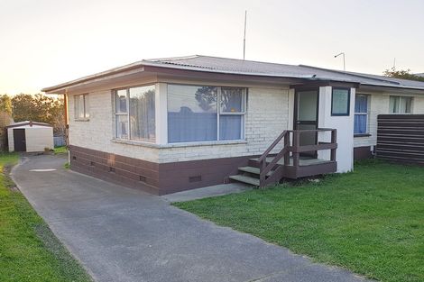 Photo of property in 1/856 East Coast Road, Northcross, Auckland, 0630