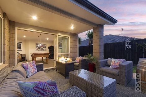 Photo of property in 8 Larmer Drive, Kumeu, 0810