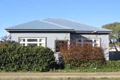 Photo of property in 18 Edgeware Road, Palmerston North, 4410
