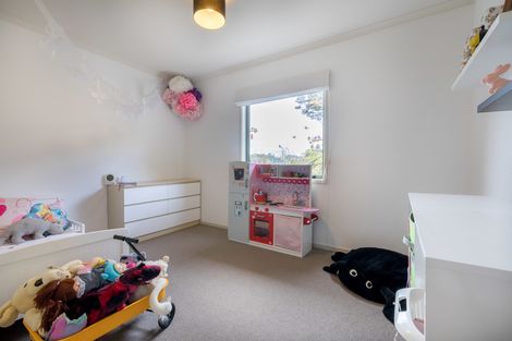 Photo of property in 85 Laingholm Drive, Laingholm, Auckland, 0604