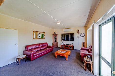Photo of property in 10 Abbotsford Road, Waipawa, 4210