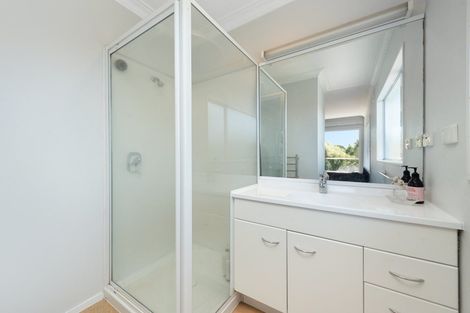 Photo of property in 12 Berwick Place, Mount Maunganui, 3116
