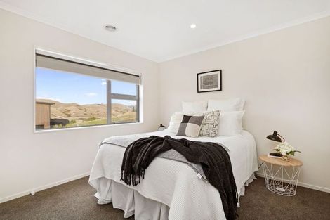 Photo of property in 127 Amesbury Drive, Churton Park, Wellington, 6037