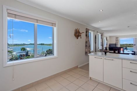 Photo of property in White Isle Apartments, 13/23 Quay Street, Whakatane, 3120
