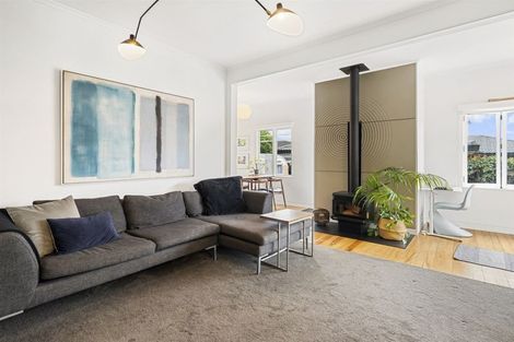 Photo of property in 1/115 Shakespeare Road, Milford, Auckland, 0620