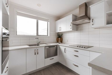 Photo of property in Waterview Estate, 2/4 Greystone Place, Omokoroa, 3114