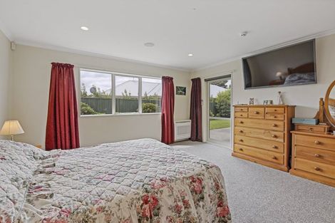 Photo of property in 55 Oakwood Drive, Rangiora, 7400