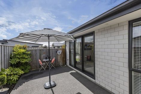 Photo of property in 15 Grey View Grove, Rangiora, 7400