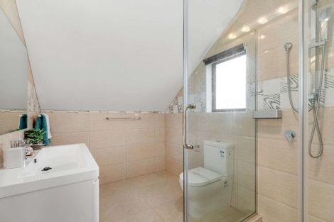 Photo of property in 12 San Casello Rise, Henderson, Auckland, 0612