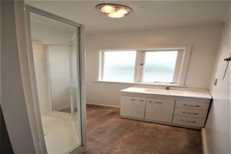 Photo of property in 519a East Coast Road, Murrays Bay, Auckland, 0630