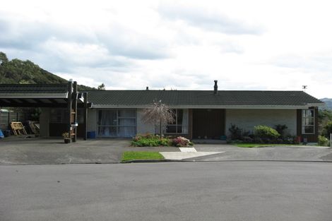 Photo of property in 2 Damian Grove, Waterloo, Lower Hutt, 5011